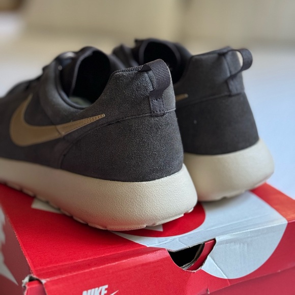 Nike Roshe Run Suede Velvet Brown - Men’s Size 14 (w/ Original Box) - Picture 4 of 6